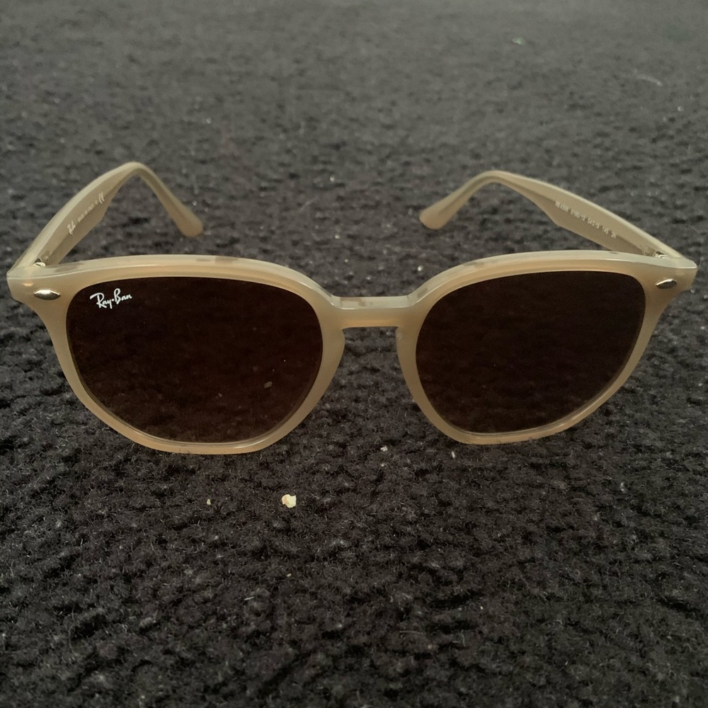 RB4306 Ray-Bans brand new!!!!!!